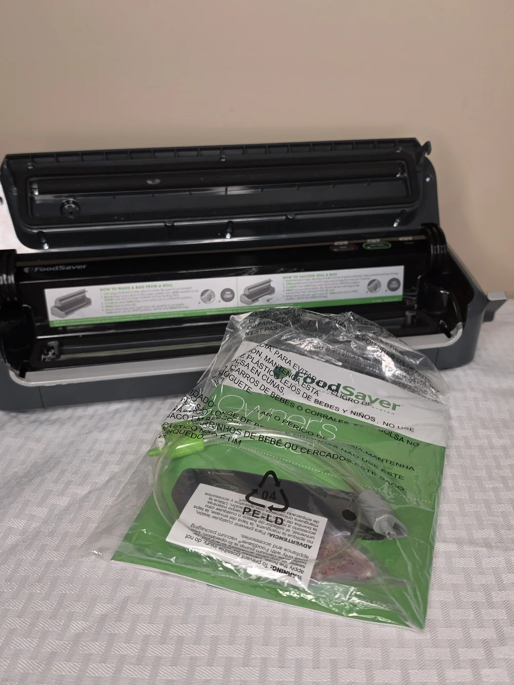 FoodSaver FM2000 Vacuum Sealer - Black